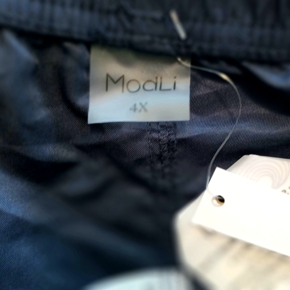 ModLi 4X women's board shorts with stretch tie waist and slash pockets b… - Picture 5 of 8